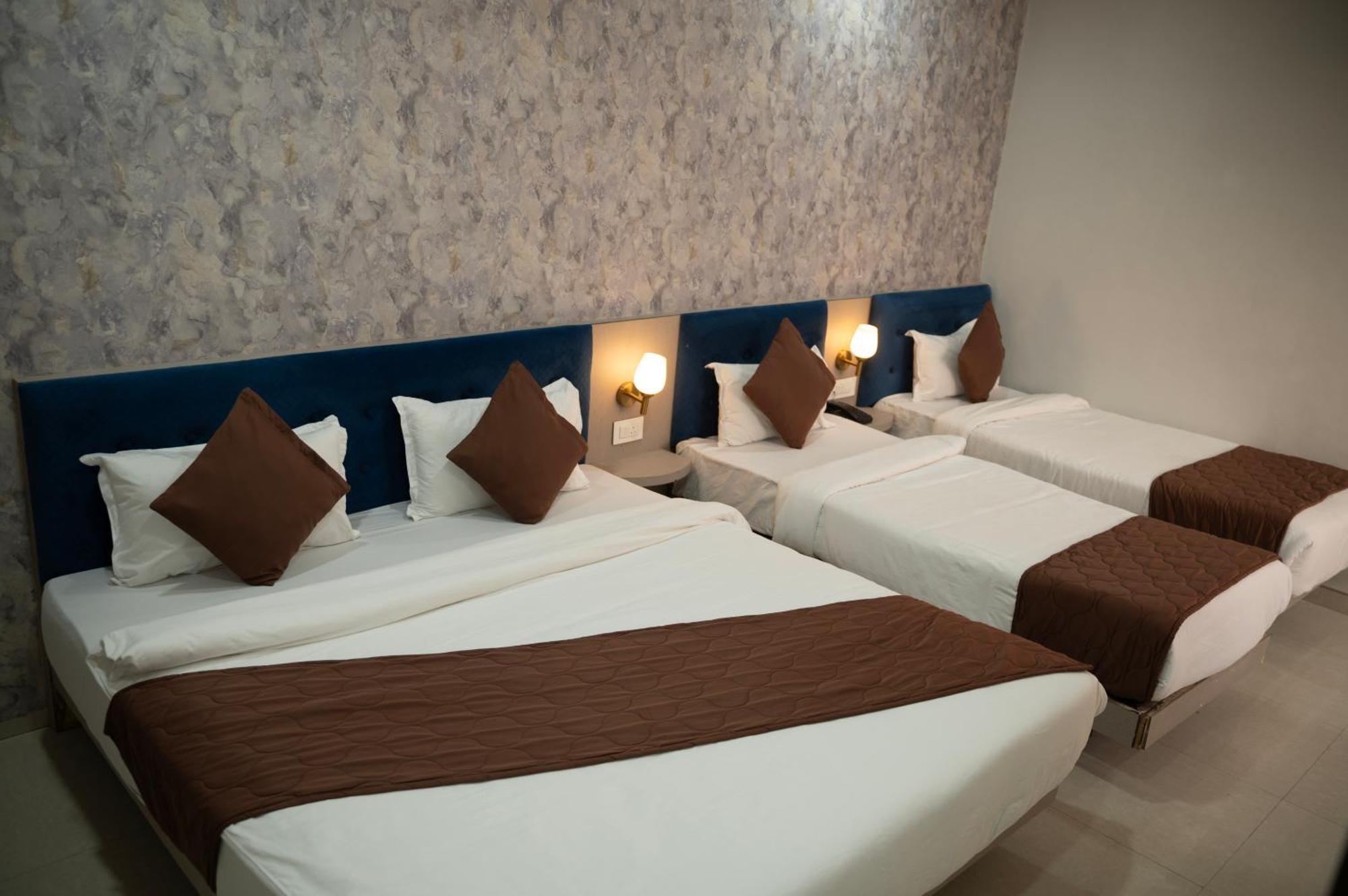 Hotel Manaal Akolia Kültér fotó