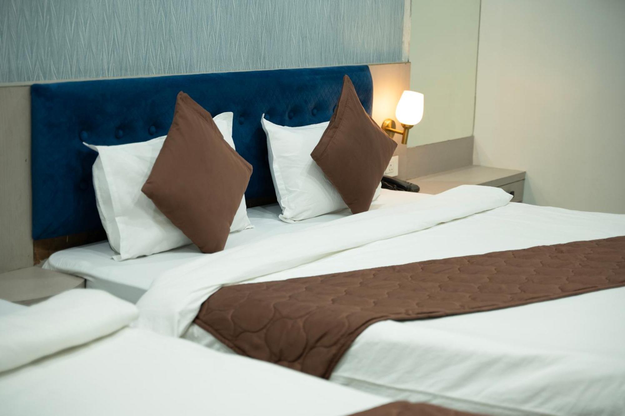Hotel Manaal Akolia Kültér fotó
